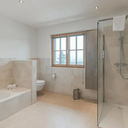 Luxury In With Wellness Facilities And Stunning Views 엘마우